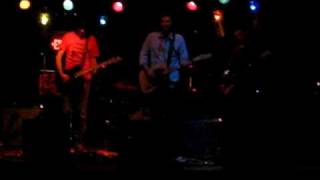 Lowell Thompson &amp; Crown Pilot perform "Green Doors"