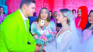 Download lagu PERNIKAHAN PELATIH ABBY DAN GURU MIKE! Diana dan gadis Bunny adalah pengiring pengantin! mp3