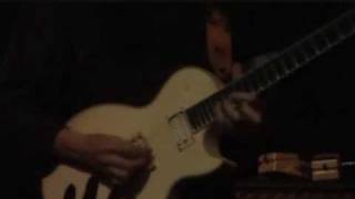 Video thumbnail for LEVY'S - NO.1 STRETCH GUITAR STRAP by Metal Monster