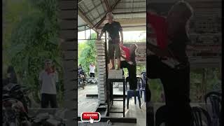 PESULAP MERAH PASTI NYINYIR &amp; MELONGO LIHAT IWAN FALS BISA BEGINI