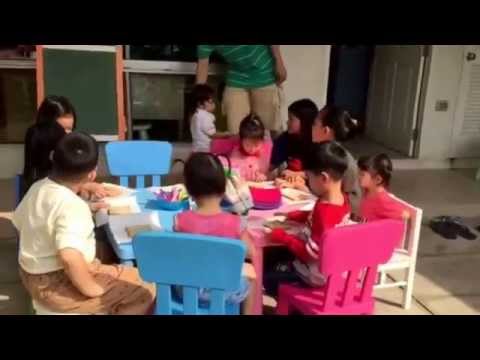 1-2 : N'Petch with English playroom 2/20 (11/1/2015)