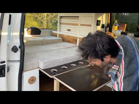 VW T6 Bett / Bank ausziehbare Lösung Campervan weißer Volholzausbau - FahrendesZuhause
