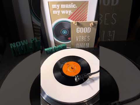 Johnny Cash - The Ring Of Fire ( Vinyl 45 ) From 1963 .