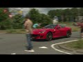 Sportwagen-eigenaren houden pauze bij Donkervoort