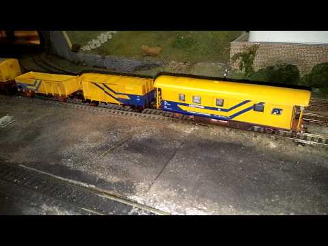 TRENO MERCI IN TRANSITO, E TRENO SOCCORSO : PLASTICO CUNIFER BORGO S. DALMAZZO (CN) 6 - 3 - 2015.