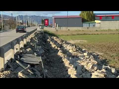 Rruga e "florinjtë" Qukës-Qafë Plloçë nuk zë qetësi, shembet edhe segmenti që lidhet me Pogradecin