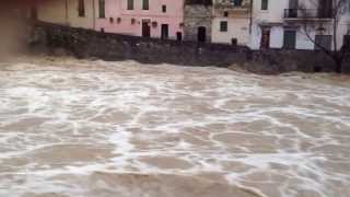 preview picture of video 'Dolceacqua 17 Gennaio 2014 Allerta Meteo II La situazione del torrente Nervia'