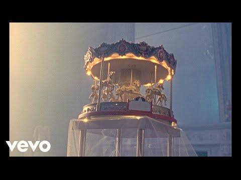 November Ultra - le manège (Official Video)