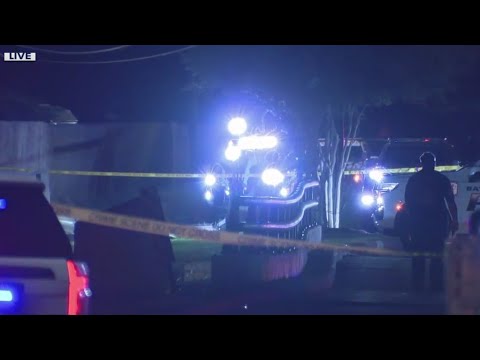 Baytown crash injures officer, at least 2 children, officials say