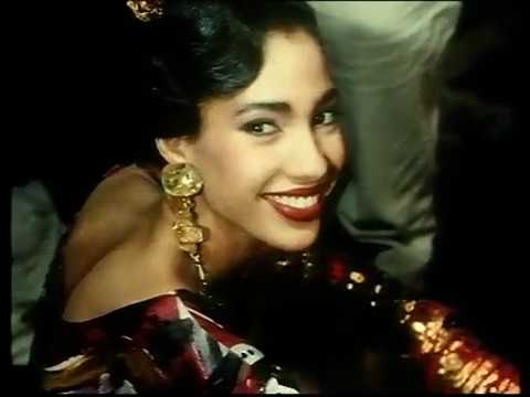 Documentaire : "C'EST LA VIE", HAUTE COUTURE CHRISTIAN LACROIX P.E. 1990