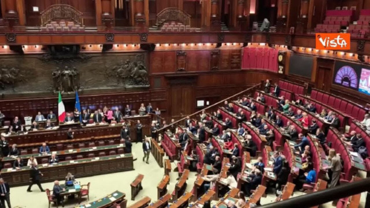 Bella Ciao e Inno su Camera con Vista su La7 ma guarda in alto, di Alexander jakhnagiev