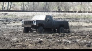 preview picture of video 'Old Chevy Truck Mudding At Carsonville Mud Bog'