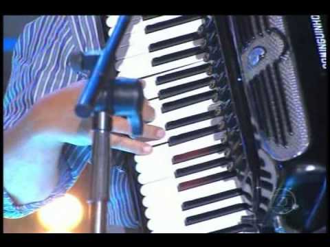 EMOÇÕES SERTANEJAS - PAULA FERNANDES E DOMINGUINHOS - CAMINHONEIRO.