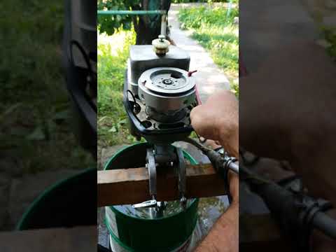 Лодочный мотор Спутник 1977 года. Первый запуск после хранения.