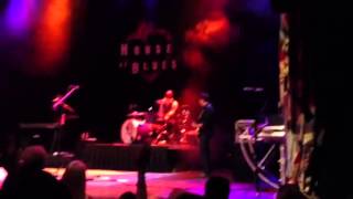 Better Than Ezra &quot;In The Blood&quot; Bass and Drum Solo (Live at the House of Blues)