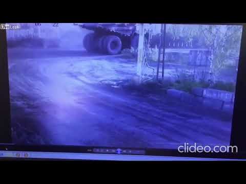 Белаз против поезда Belaz vs train