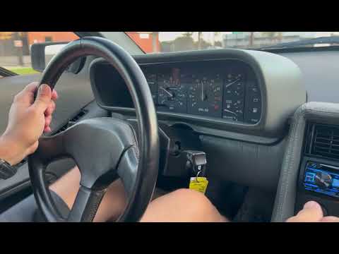 1982 DeLorean DMC-12 - Interior Driving