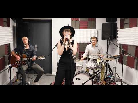 Alaska - Happy (Acoustic cover Live session)