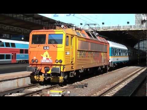 ČD 363.084 s reklamou nadace Pomozte dětem - Ex 354 Jan Hus - Praha hlavní nádraží