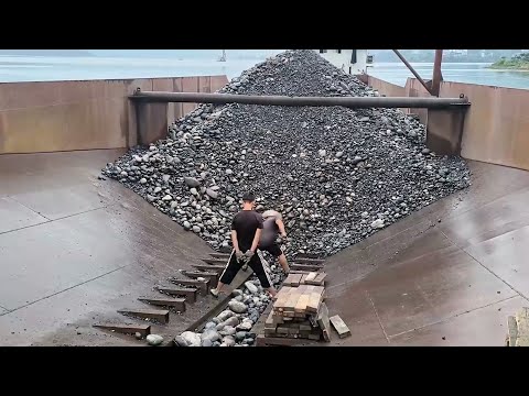 Barge unloading | Satisyfing video