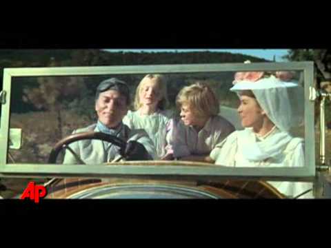 Dick Van Dyke Back on Stage