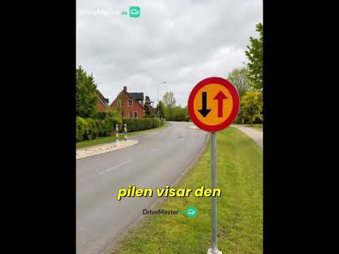 Röd pil eller svart pil? Lär dig väjningsplikten på 1 minut
