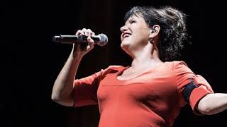 En    hommage    a   Maurane    Stone  le    monde   est  stone     chanson   de   michel   berger