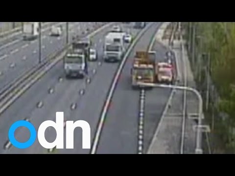 download lagu mp3 mp4 Lorry Recovery, download lagu Lorry Recovery gratis, unduh video klip Lorry Recovery