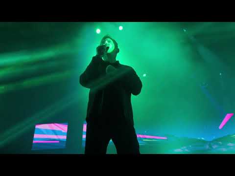 Video thumbnail for Plastic (Live at Alexandra Palace)