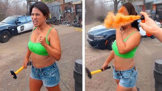 Quand les fous se font humilier par le gaz poivré