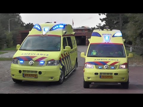 [Showtje] SIlver 4x4 Ambulance 02-155 en Silverline Ambulance 02-154 [ex 02-423] Ameland