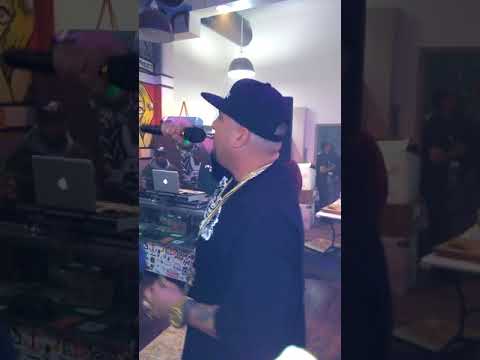 HWY FOE and CUDDY performing "YOC LIFE" at VII BOUTIQUE in Pittsburg.