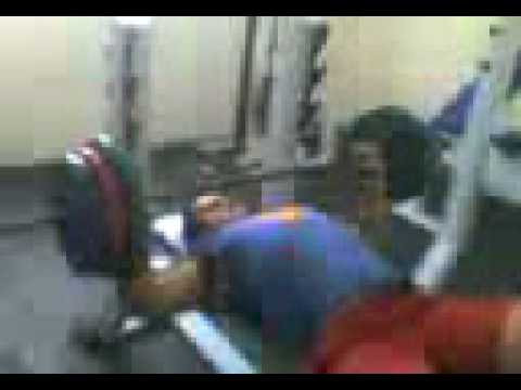 Supino reto -  90 kg igor