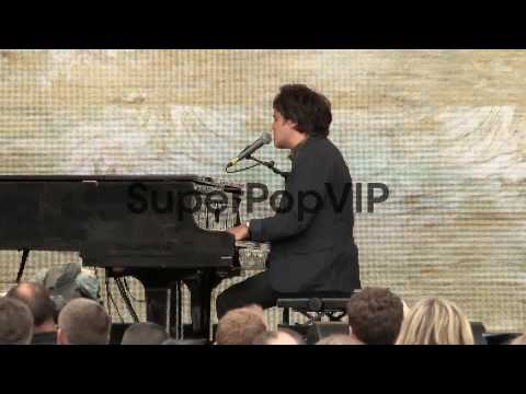 Jamie Cullum performs If I Ruled The World at Tate Modern...
