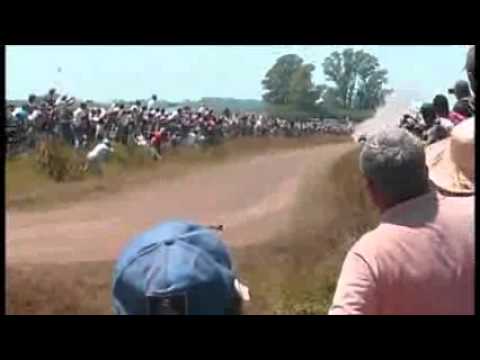 Peterhansel casi atropella al público - Dakar 2015