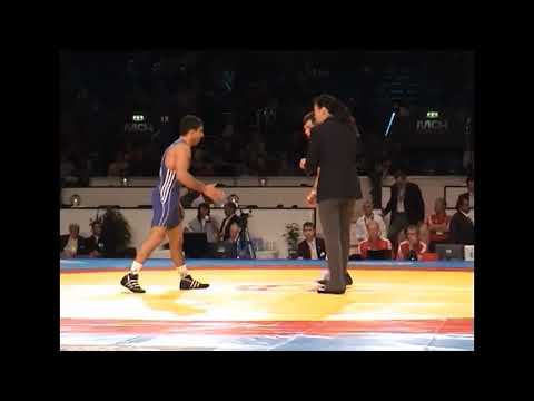 БОРЬБА. Чемпионат мира-2009. 55 кг 1\8 Ровшан Байрамов (Азербайджан)-Роман Амоян (Армения)