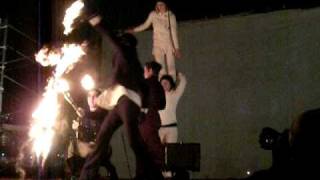 FILLES EN FEU-ÉTAT D'URGENCE 2009