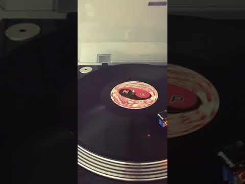 E-Zee Posse ft Mc Kinky - Everything starts with an E