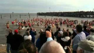 preview picture of video 'North Beach Polar Bear Swim 2011'