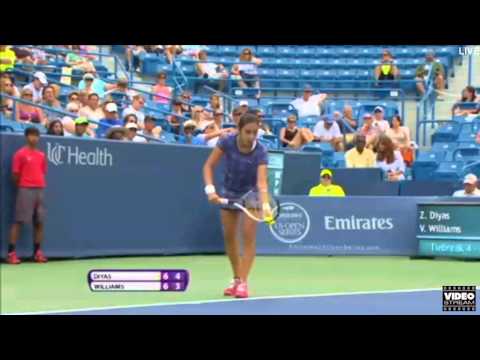Zarina_Diyas_Venus_Williams_Cincinnati_2015