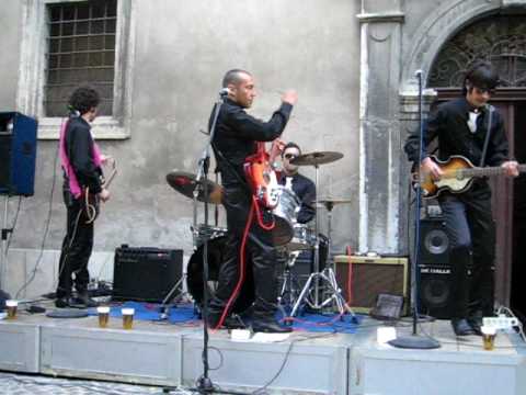 LE STRADE live...do wha diddy