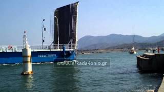 preview picture of video 'The floating bridge @ Lefkada island - Greece'