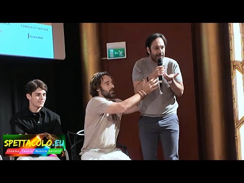 Matteo Branciamore sfottuto 3 volte da Claudio Amendola e Fremont: «Vale se l'è magnato a mozzichi!»