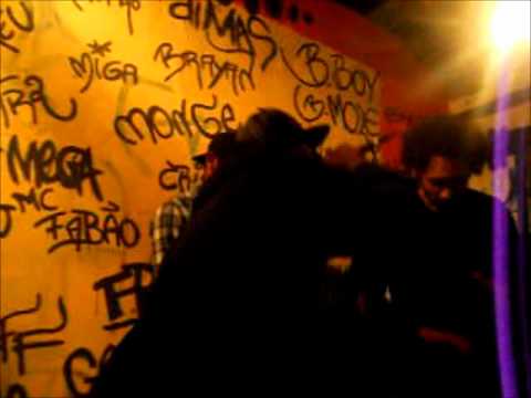 Batalha de Mc's da Casa Amarela - DDG vs Vinicim 08\09\2012