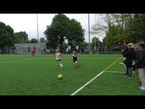 P9E VJS/pun - FC Haka j./Val