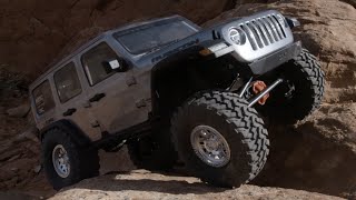 Радиоуправляемая модель трофи Axial SCX10 III Jeep JLU Wrangler with Portals RTR 1к10 (AXI03003T1)