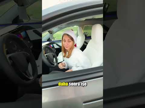 Bu Tesla'nın Rengi Değişiyor!
