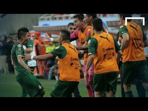 50 yard wonder-lob by Calderon