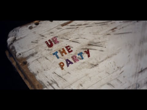 BETSIE GØLD - Ur The Party (Official Lyric Video)