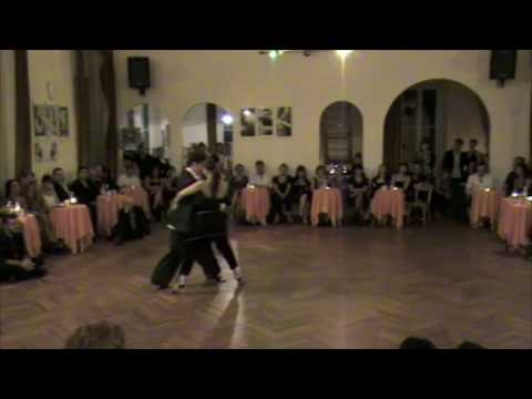 Claudio Forte e Barbara Carpino - Exhibition in Genova at the Milonga Brava (2)